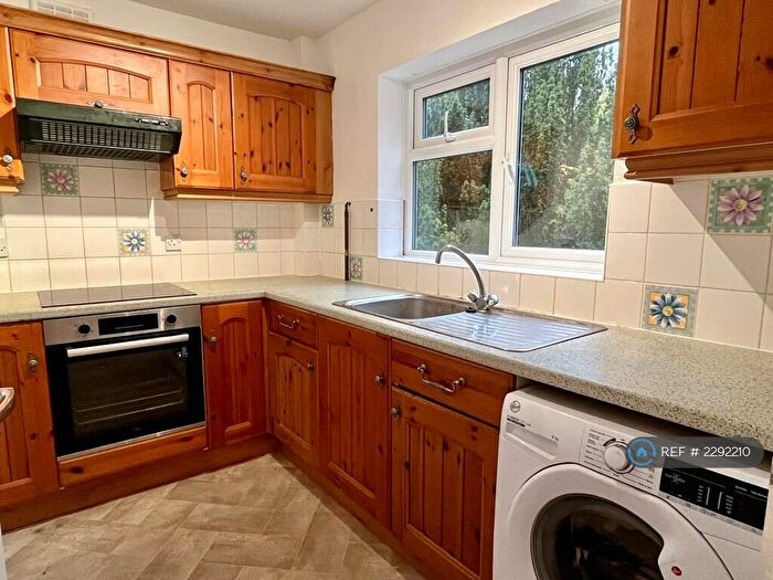 1 Bedroom Flat To Rent In Plantation Road, Amersham, HP6