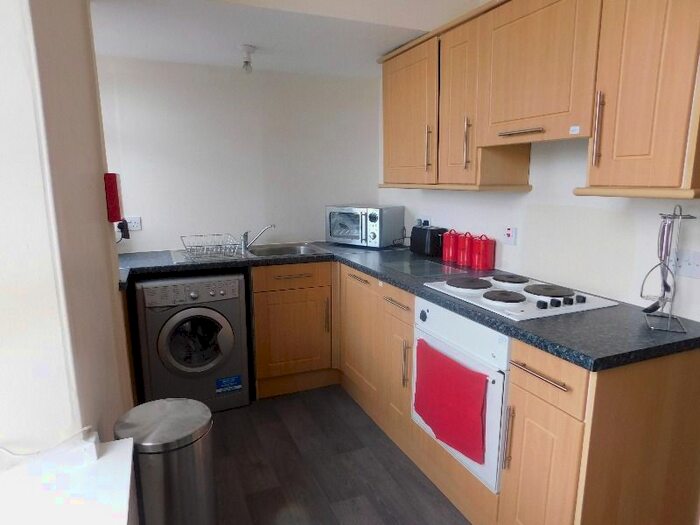 2 Bedroom Flat To Rent In Strathmartine Road, Strathmartine, Dundee, DD3