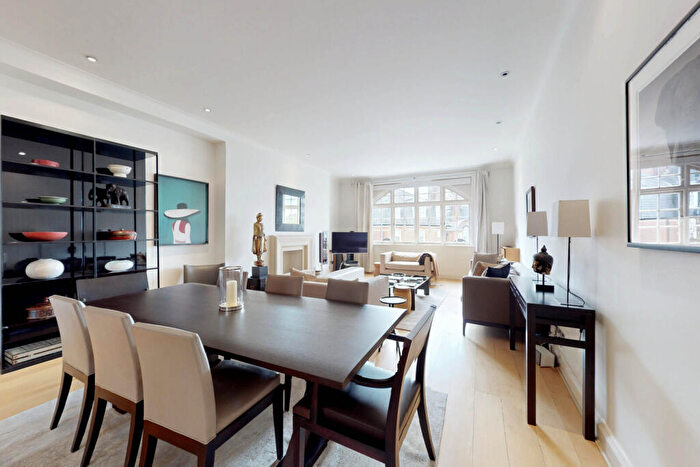 2 Bedroom Apartment To Rent In North Gate, Prince Albert Road, London, NW8