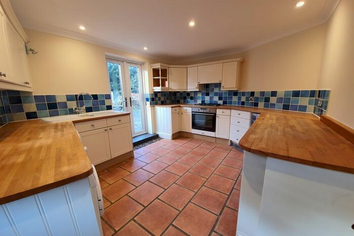 2 Bedroom End Of Terrace House To Rent In Oxford Road, Gerrards Cross SL9