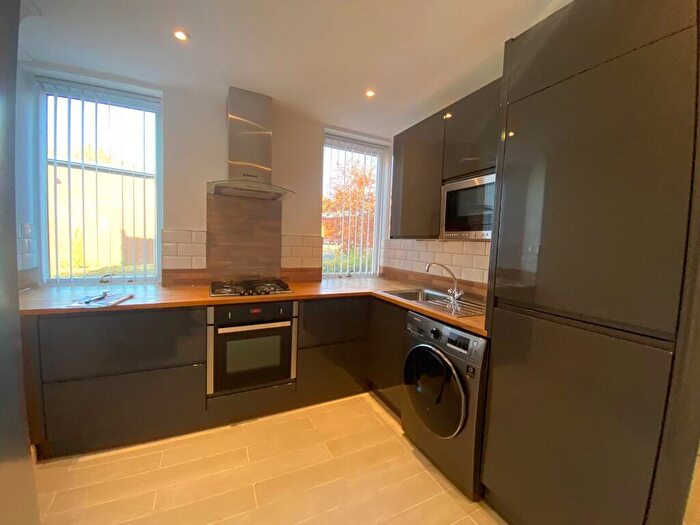 1 Bedroom Flat To Rent In Buckingham Place, Bellfield Road, High Wycombe, Buckinghamshire, HP13
