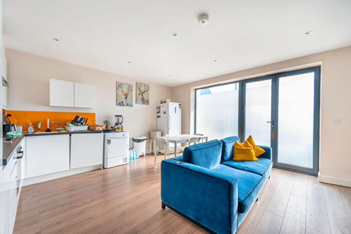 2 Bedroom Flat To Rent In Sudbury Avenue, Wembley, HA0