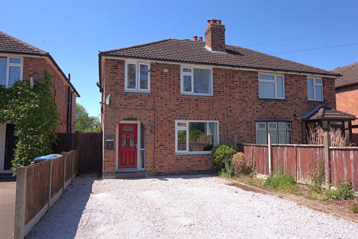 3 Bedroom Semi Detached House For Sale In Alwyn Road, Bilton, Rugby, CV22