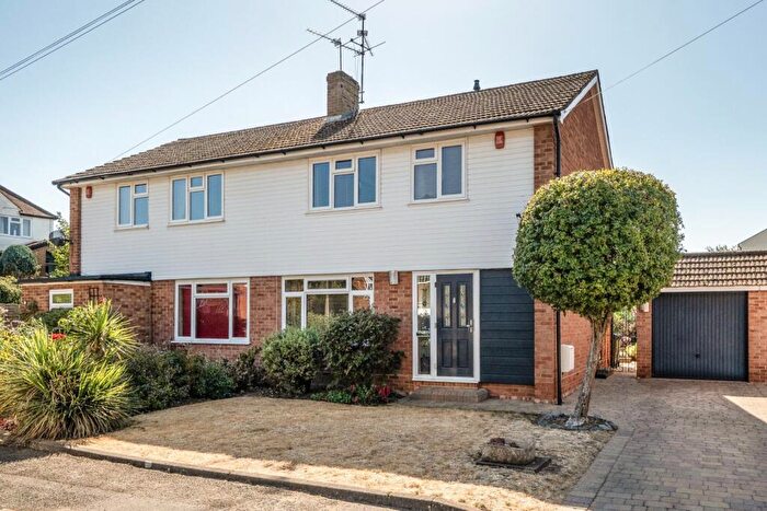 3 Bedroom Semi-Detached House For Sale In Aldbourne Road, Burnham, Buckinghamshire, SL1