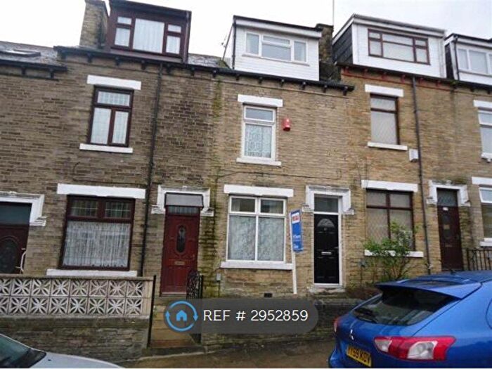 4 Bedroom Terraced House To Rent In Oulton Terrace, Bradford, BD7