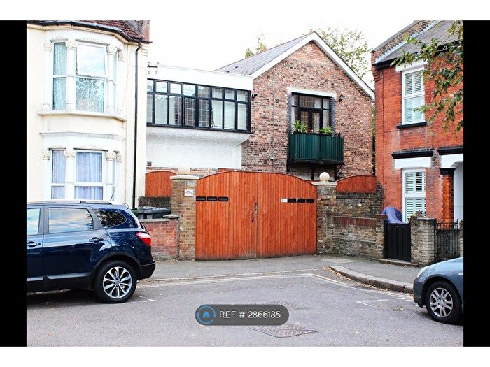 1 Bedroom Flat To Rent In Knotts Green Road, Leyton, E10