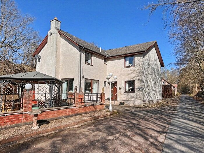 6 Bedroom Detached House For Sale In Howpark Road, Grantshouse, TD11