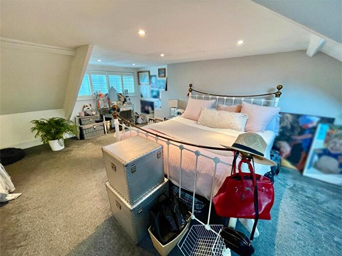 3 Bedroom Terraced House For Sale In Commercial Road, Plymouth, PL4