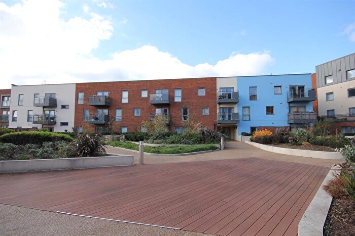 2 Bedroom Flat To Rent In John Thornycroft Road, Woolston, SO19