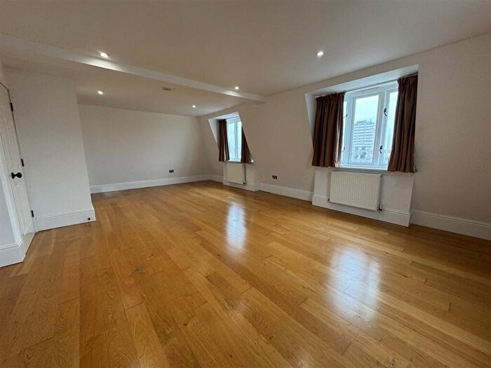 3 Bedroom Flat To Rent In Western Terrace, Brighton, BN1