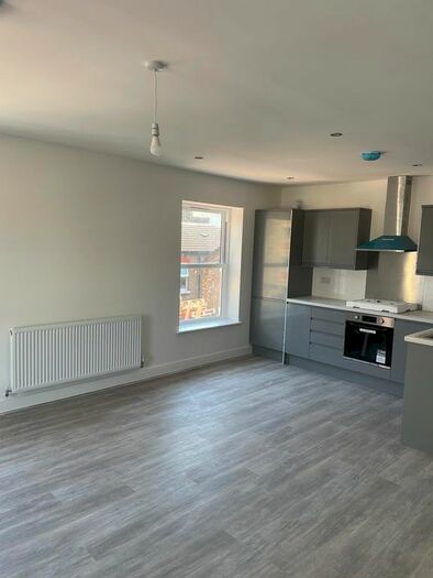 2 Bedroom Flat To Rent In Upton Lane, Forest Gate, E7