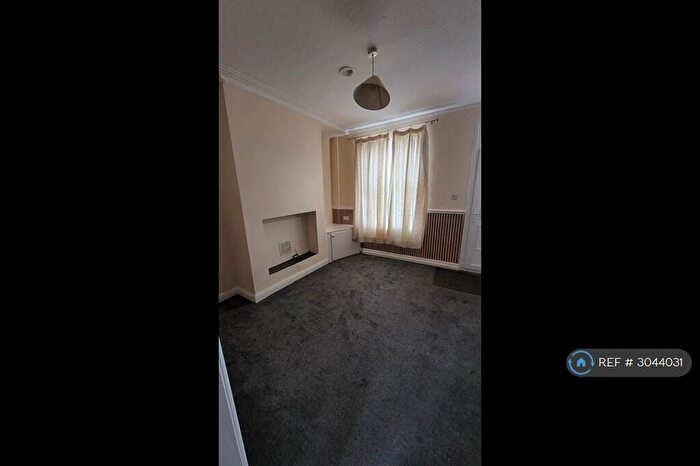 2 Bedroom Terraced House To Rent In Norway St, Salford, M6
