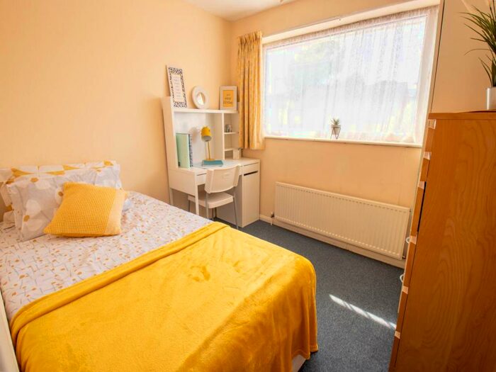 5 Bedroom House To Rent In Mead Way, Canterbury, Kent, CT2