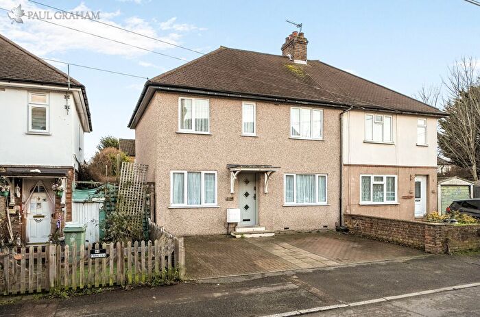 4 Bedroom Semi Detached House For Sale In St. Johns Road, Carshalton, SM5