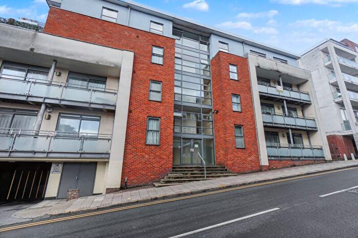 1 Bedroom Apartment For Sale In Town Centre, High Wycombe, HP13