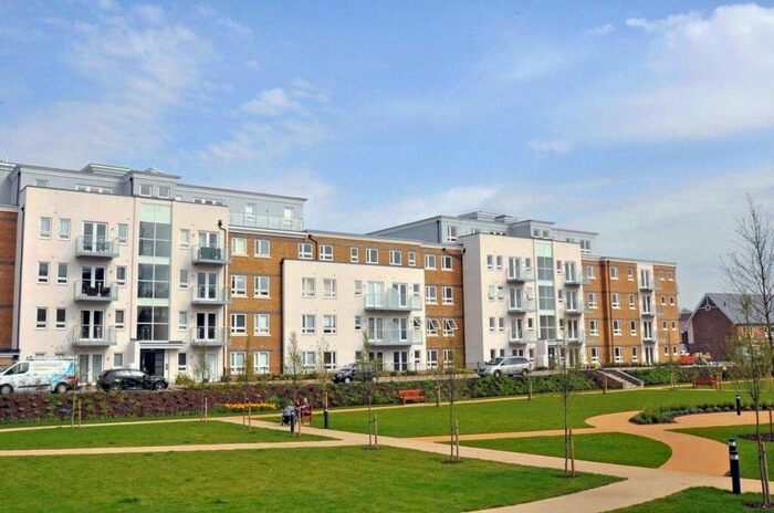 2 Bedroom Apartment To Rent In Grebe Way, Maidenhead, Berkshire, SL6