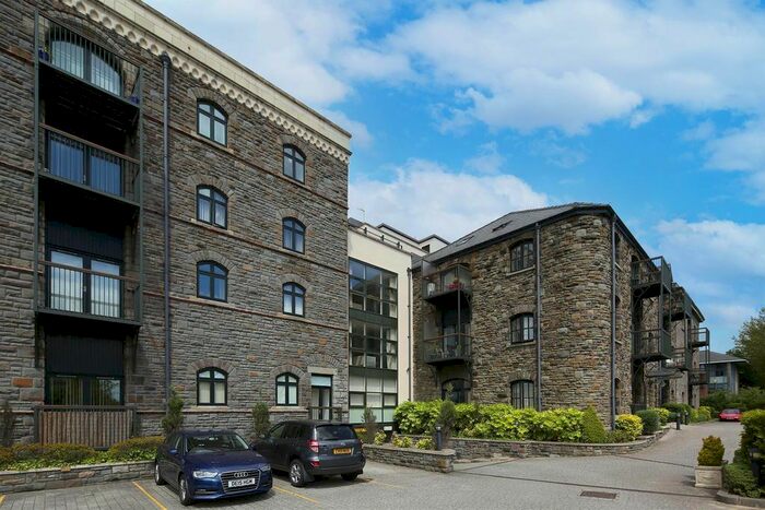 2 Bedroom Flat To Rent In Lloyd George Avenue, Cardiff Bay, CF10