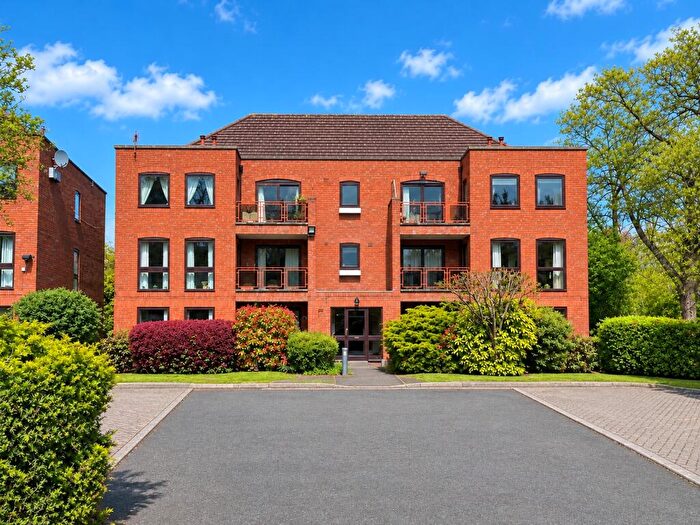 2 Bedroom Flat To Rent In Alderwood Place, Princes Way, Solihull, West Midlands, B91