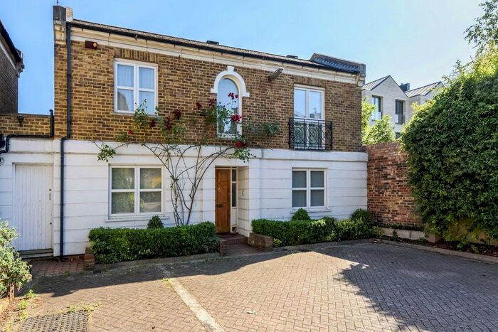 3 Bedroom Property To Rent In Ravenscourt Place, London, W6