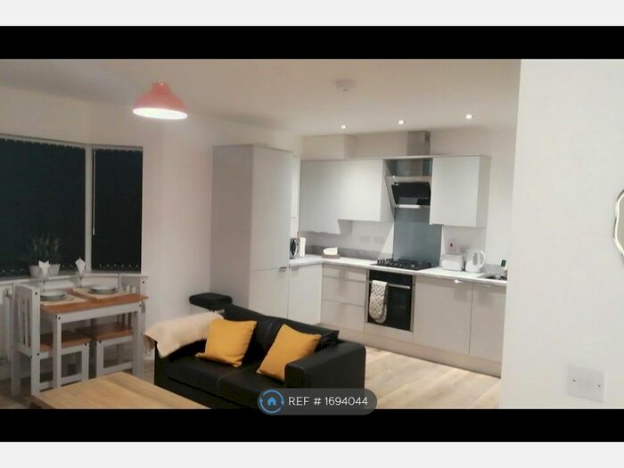 1 Bedroom Flat To Rent In Willowbank Close, Hinckley, LE10