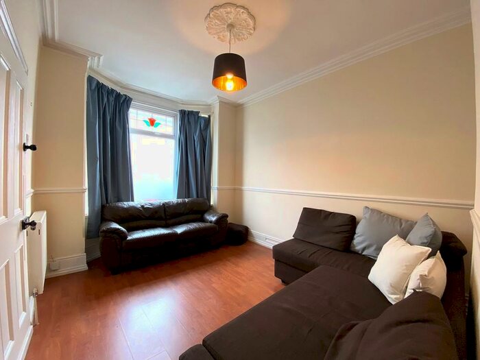 5 Bedroom Terraced House To Rent In Harold Road, Southsea, PO4