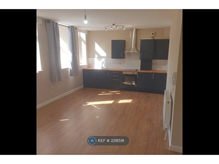 1 Bedroom Flat To Rent In Commercial Road, Llanhilleth, Abertillery, NP13