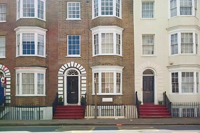 1 Bedroom Flat To Rent In Union Crescent, Margate, CT9