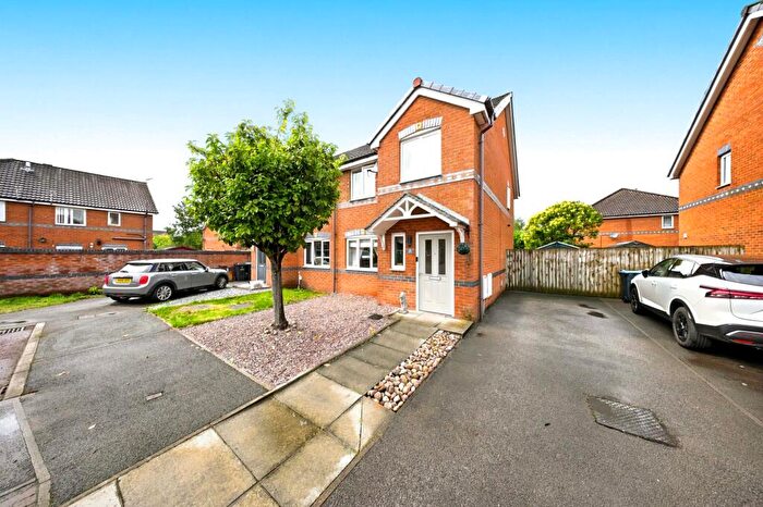 3 Bedroom Semi Detached House For Sale In Harewood Close, Northwich, CW9