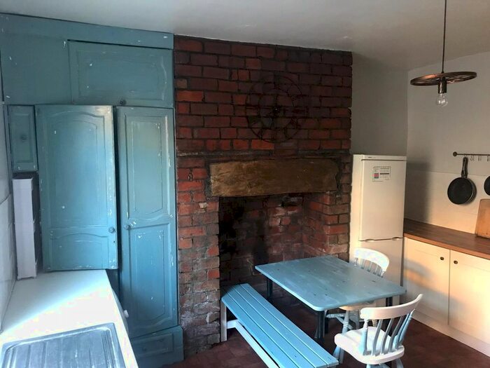 4 Bedroom End Of Terrace House To Rent In Aberdeen Road, Leeds, LS12