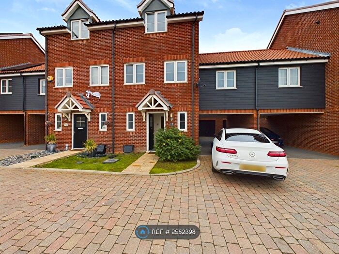 5 Bedroom Semi-Detached House To Rent In Aster Close, Didcot, OX11