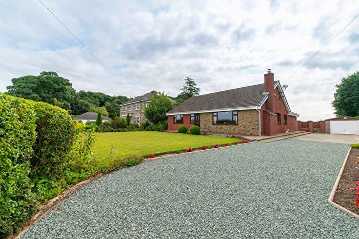 3 Bedroom Detached Bungalow For Sale In Plough Lane, Lathom, L40