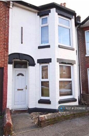 5 Bedroom Terraced House To Rent In Thackeray Road, Southampton, SO17