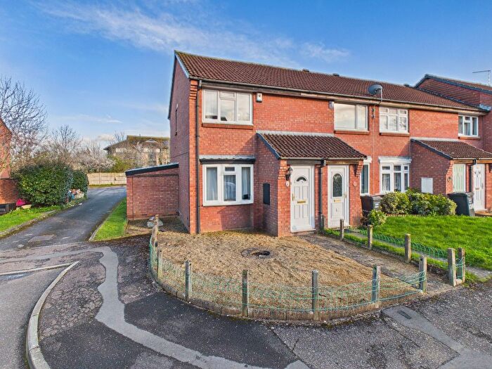 2 Bedroom Property For Sale In Allington Close, Taunton, TA1