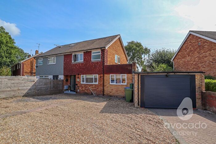 3 Bedroom Semi-Detached House For Sale In Southwood Road, Farnborough, GU14