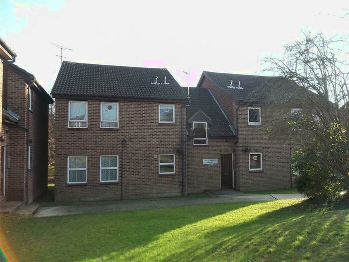 Flat To Rent In Silverbirch House, Crawley, RH11