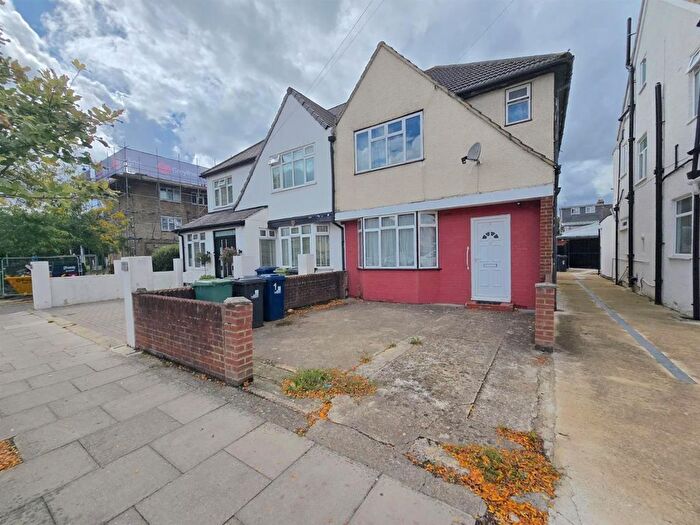 3 Bedroom Semi-Detached House To Rent In Milford Road, Southall, Middlesex, UB1