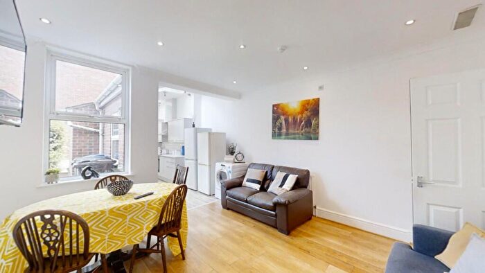 3 Bedroom Terraced House To Rent In Shoreham Street, Sheffield, - Groups Of Students/Sharers, S2