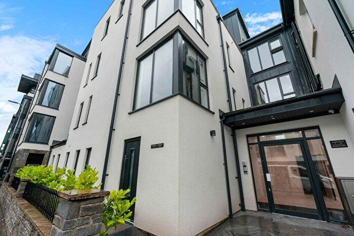 2 Bedroom Apartment For Sale In Museum View, Park Place, Cardiff, CF10