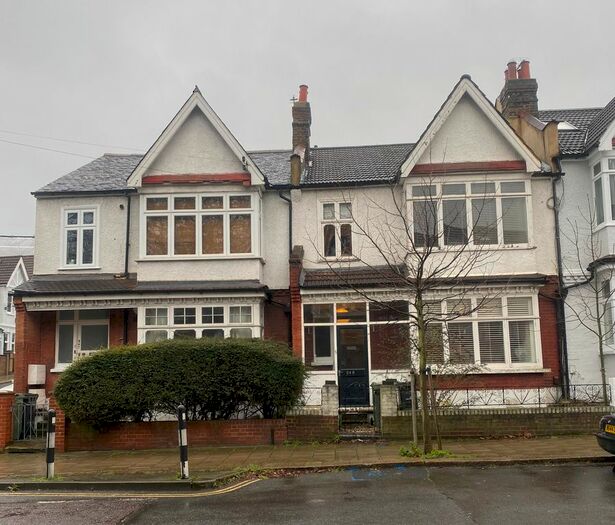 4 Bedroom Terraced House To Rent In Valley Road, Streatham Common, SW16