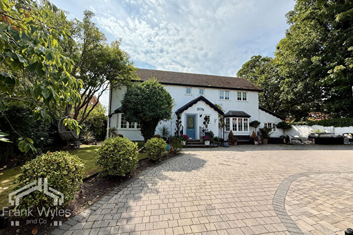 4 Bedroom Detached House For Sale In Clifton Drive, Lytham St Annes, Lancashire, FY8