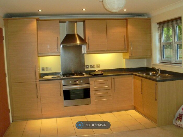 1 Bedroom Flat To Rent In Hexham Gardens, Northolt UB5