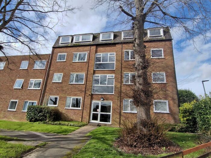 2 Bedroom Flat To Rent In Kestrel Court, Ware, Herts, SG12