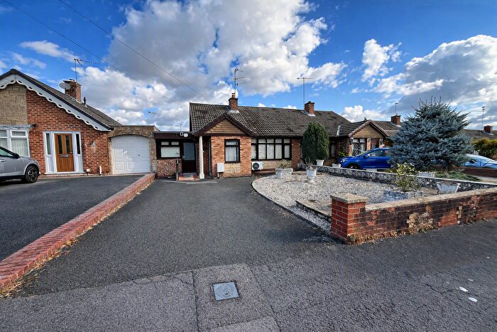 2 Bedroom Semi-Detached Bungalow For Sale In Astor Road, Kingswinford, DY6