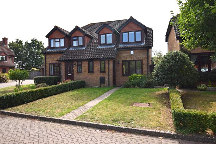3 Bedroom Semi-Detached House To Rent In Burrsholt, Cople, Bedford, MK44