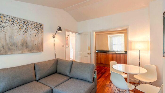 1 Bedroom Flat To Rent In Nottingham Place, Marylebone, London, W1U