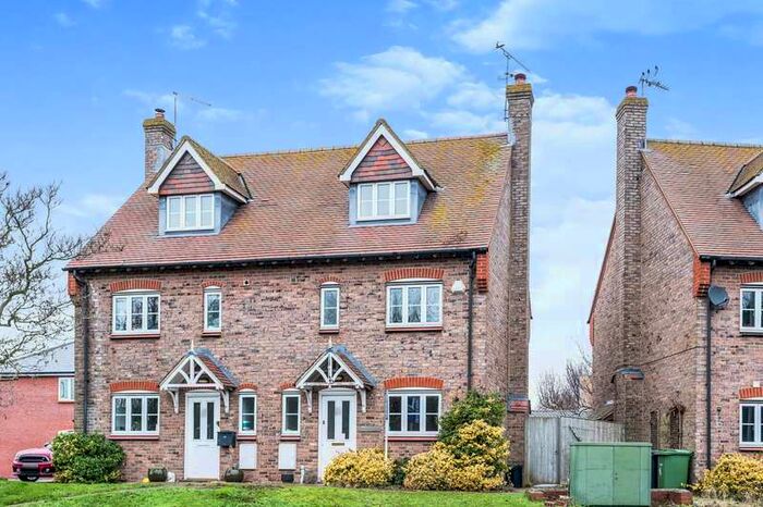 3 Bedroom Semi-Detached House To Rent In Reading Road, Wantage, OX12