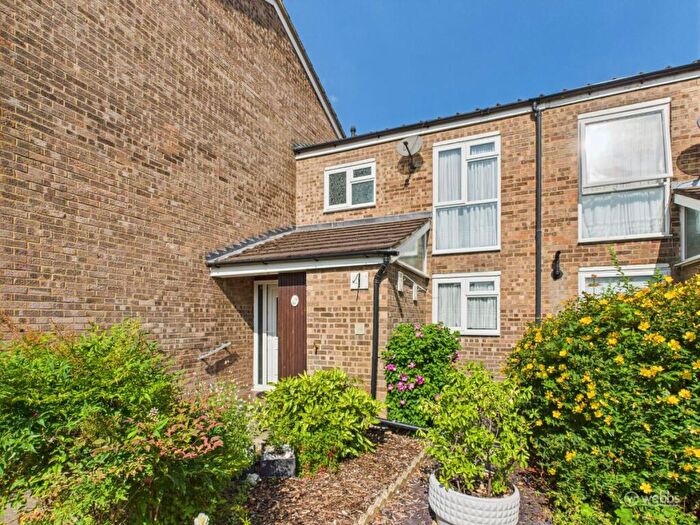 3 Bedroom Terraced House For Sale In Charlwood, Croydon, CR0