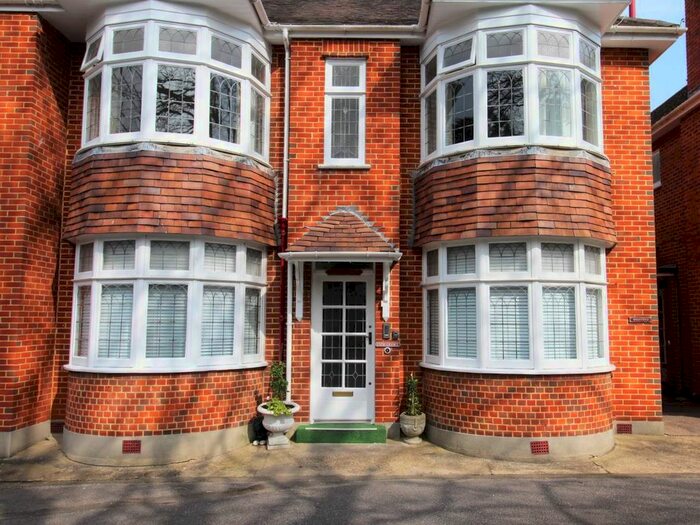 3 Bedroom Flat To Rent In Surrey Road, Westbourne, Bournemouth, BH4