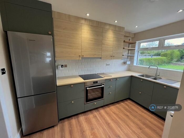 3 Bedroom Semi-Detached House To Rent In Leinster Avenue, Bristol, BS4