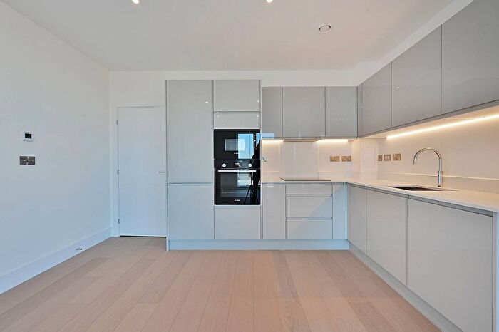 2 Bedroom Flat To Rent In Bookbinder Point, Acton, W3